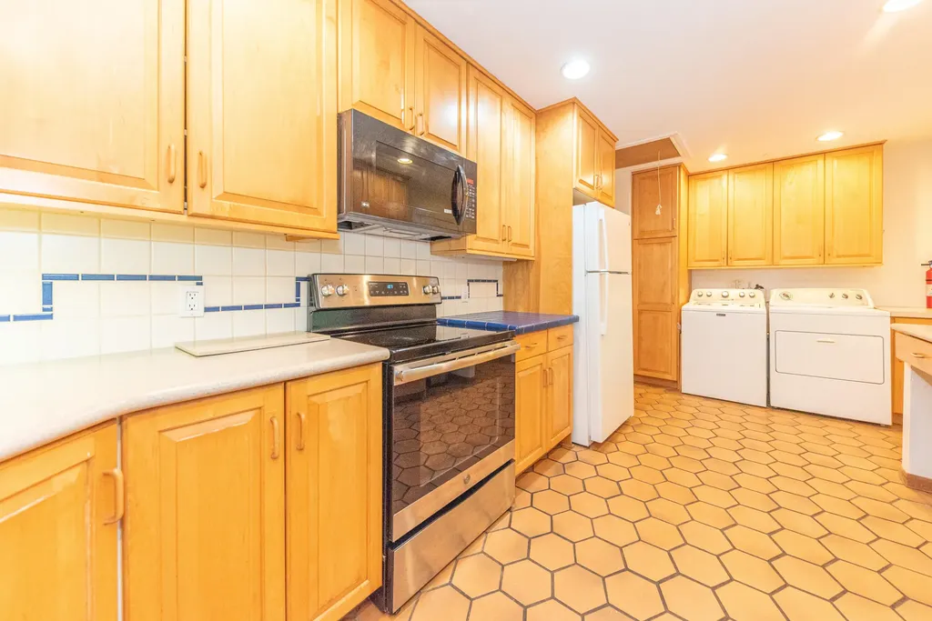1877 Arlington Boulevard Ann Arbor City MI 48104