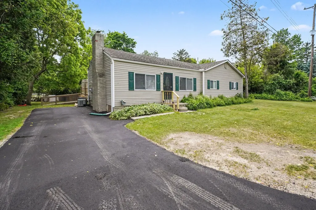 3472 Esson Drive Grand Blanc Charter Township MI 48439