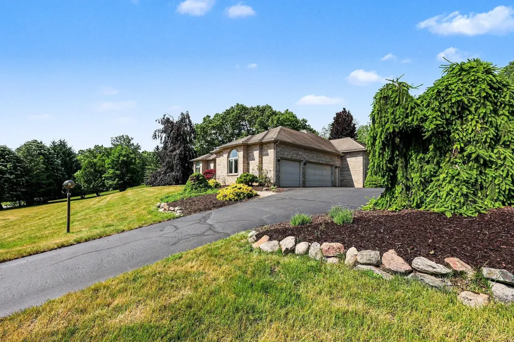 888 Ridge Road Sylvan Township MI 48118