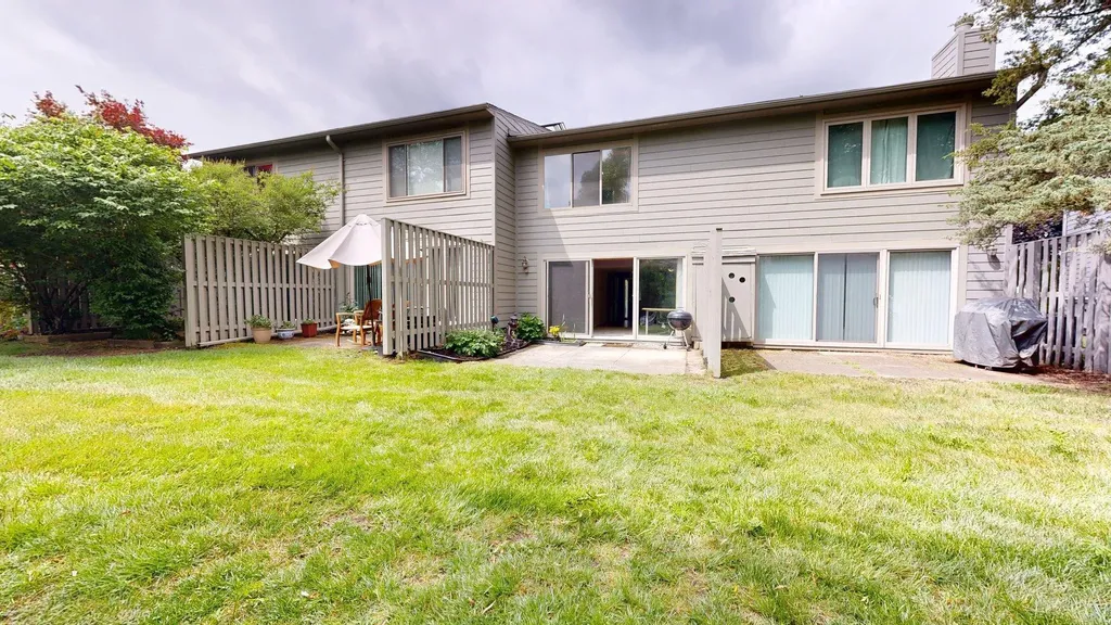 718 Peninsula Court Ann Arbor City MI 48105