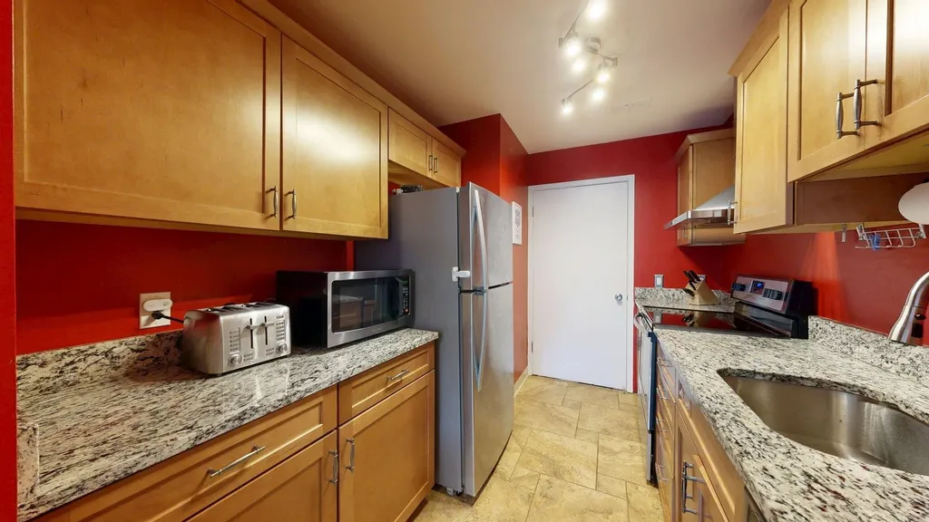 718 Peninsula Court Ann Arbor City MI 48105