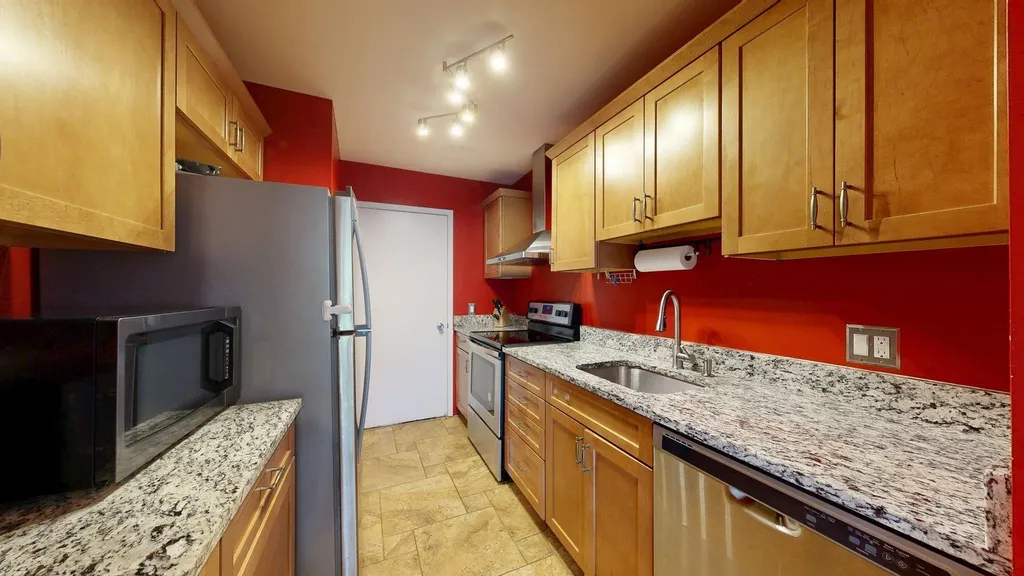 718 Peninsula Court Ann Arbor City MI 48105