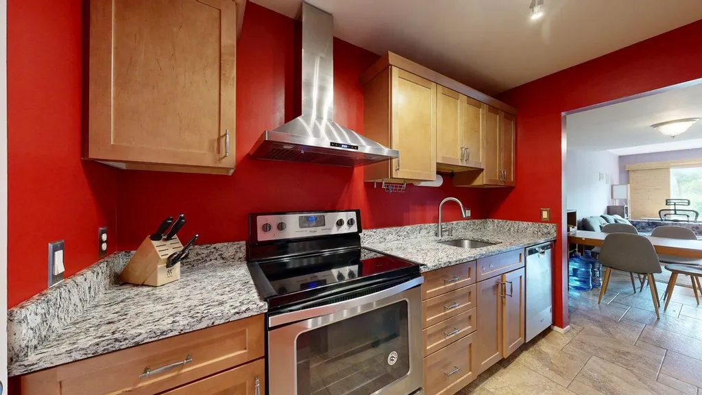 718 Peninsula Court Ann Arbor City MI 48105