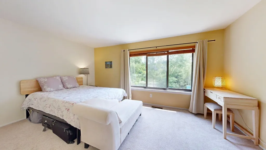718 Peninsula Court Ann Arbor City MI 48105
