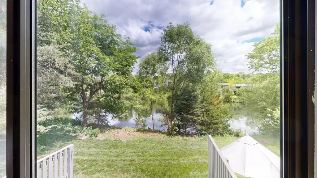 718 Peninsula Court Ann Arbor City MI 48105