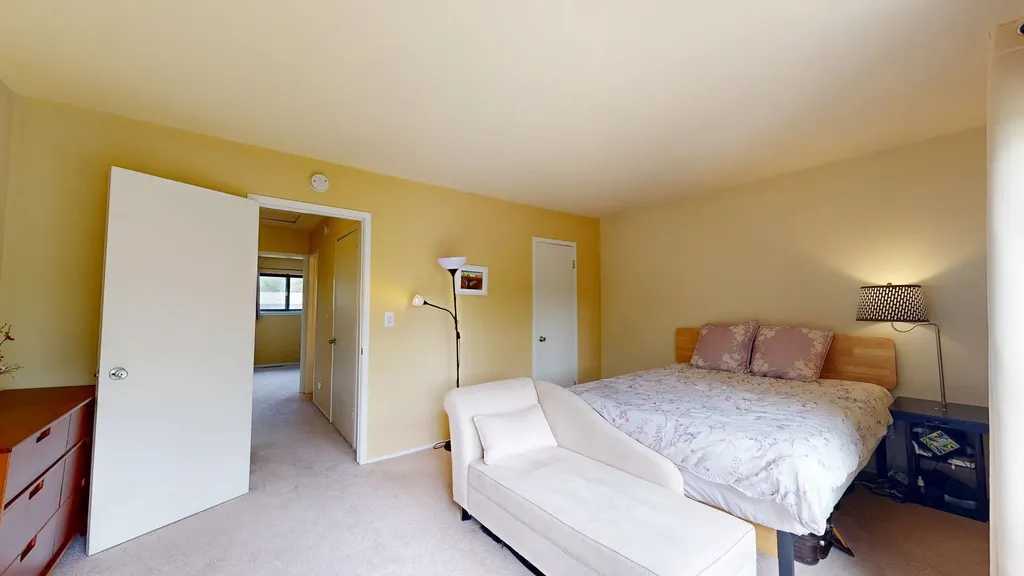 718 Peninsula Court Ann Arbor City MI 48105