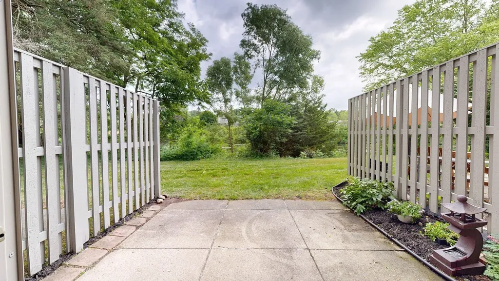 718 Peninsula Court Ann Arbor City MI 48105