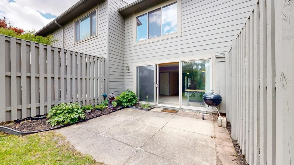 718 Peninsula Court Ann Arbor City MI 48105