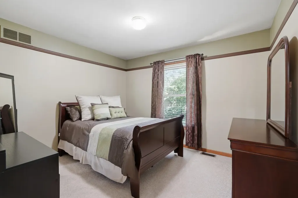 1215 Lori Lane Fenton City MI 48430