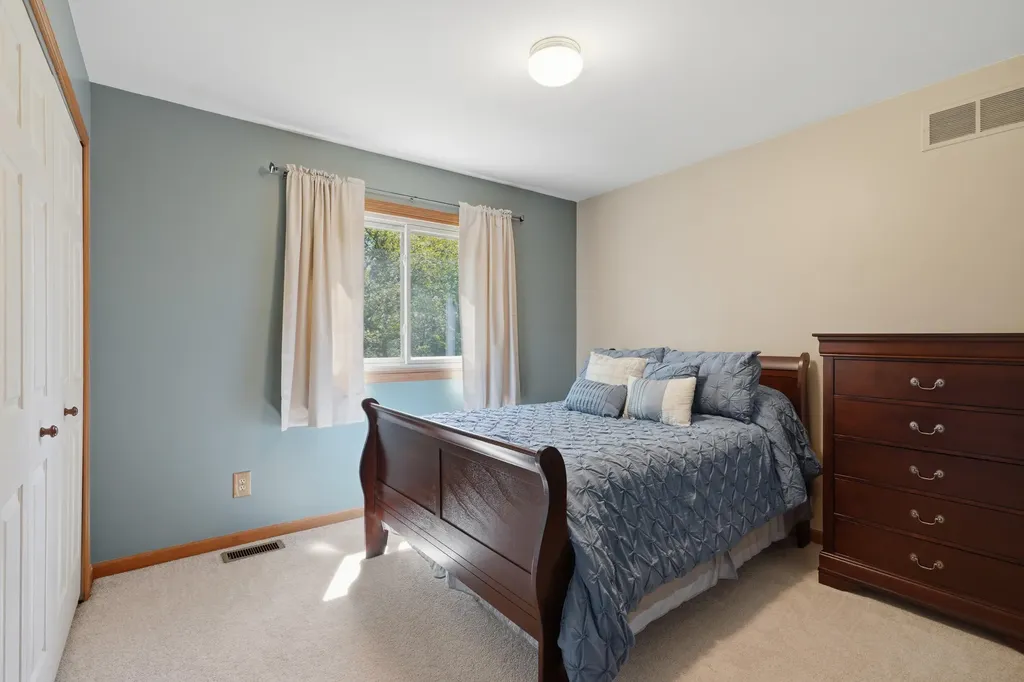 1215 Lori Lane Fenton City MI 48430