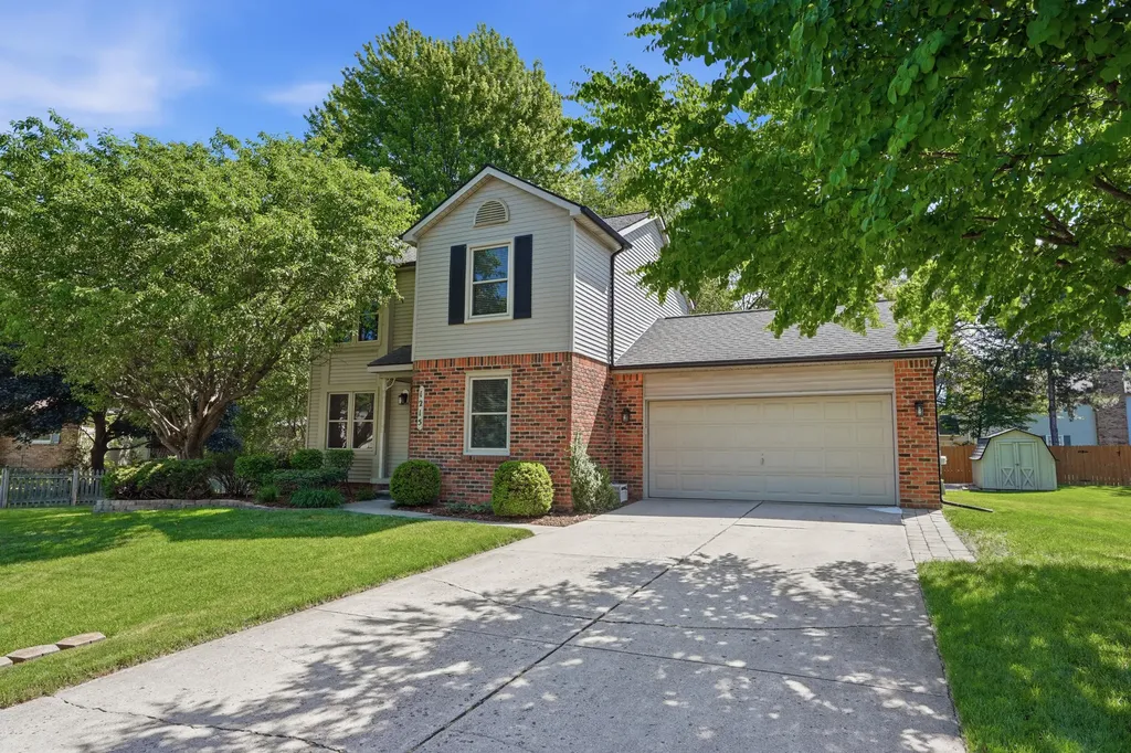 1215 Lori Lane Fenton City MI 48430