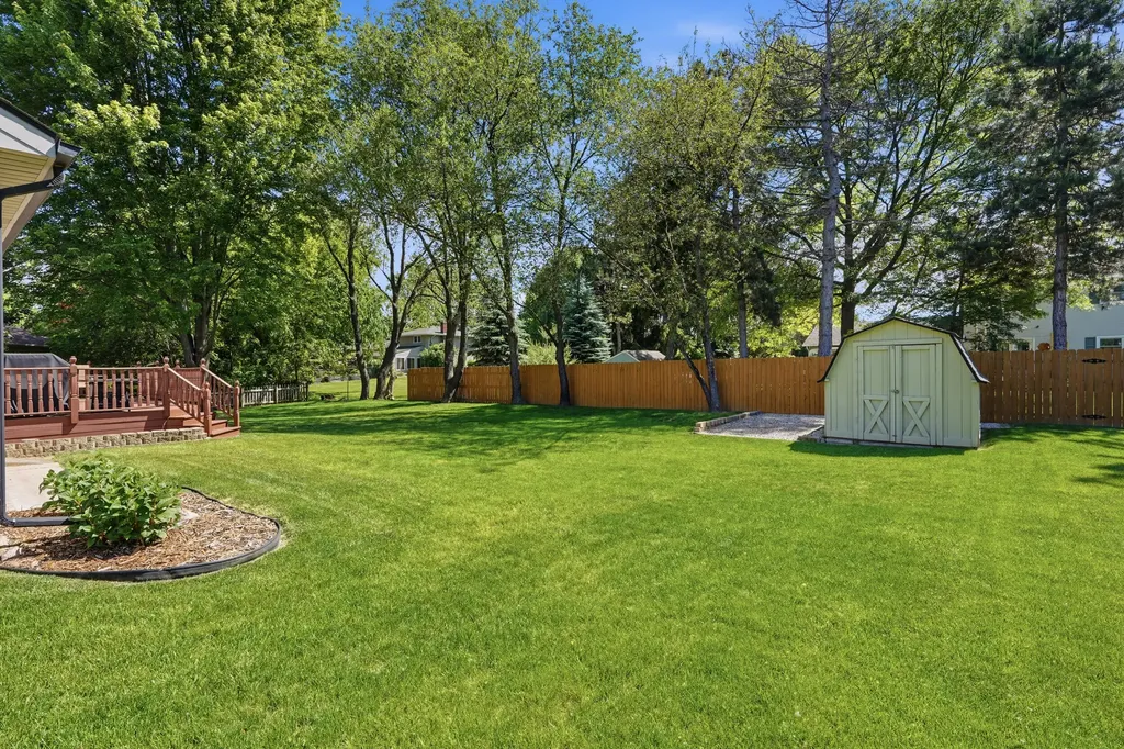 1215 Lori Lane Fenton City MI 48430