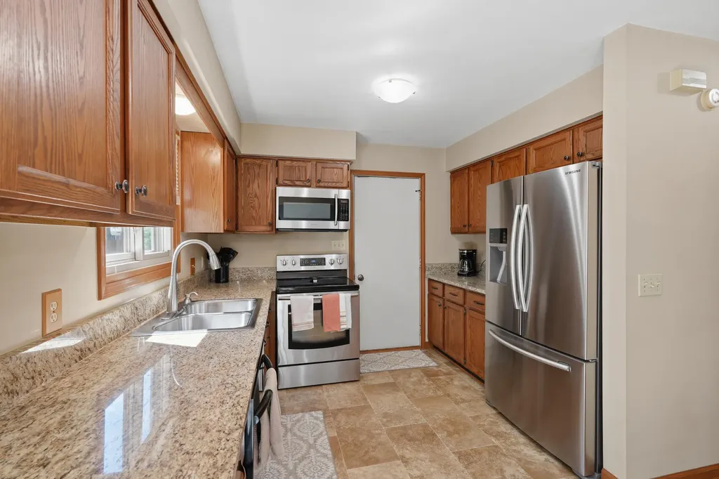 1215 Lori Lane Fenton City MI 48430