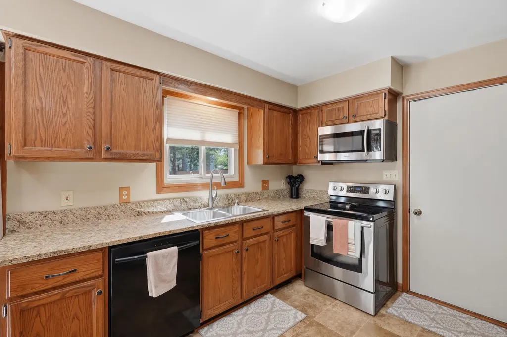 1215 Lori Lane Fenton City MI 48430