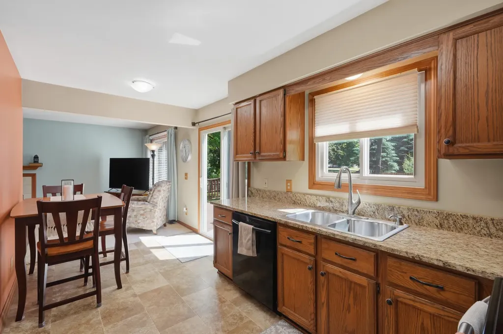 1215 Lori Lane Fenton City MI 48430