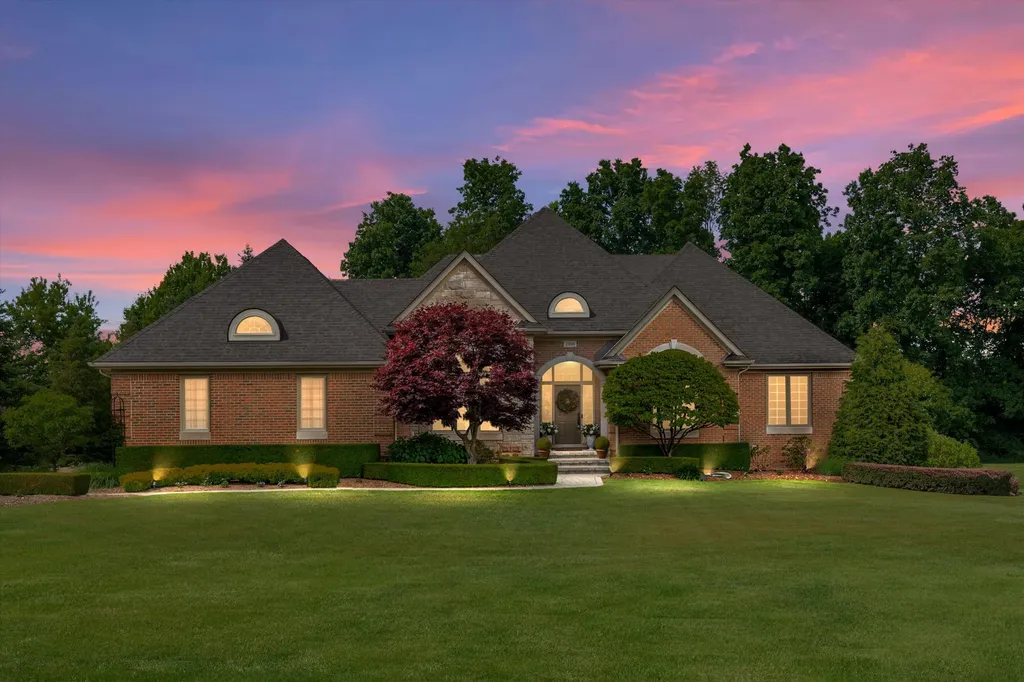 2896 Long Winter Lane Oakland Charter Township MI 48363