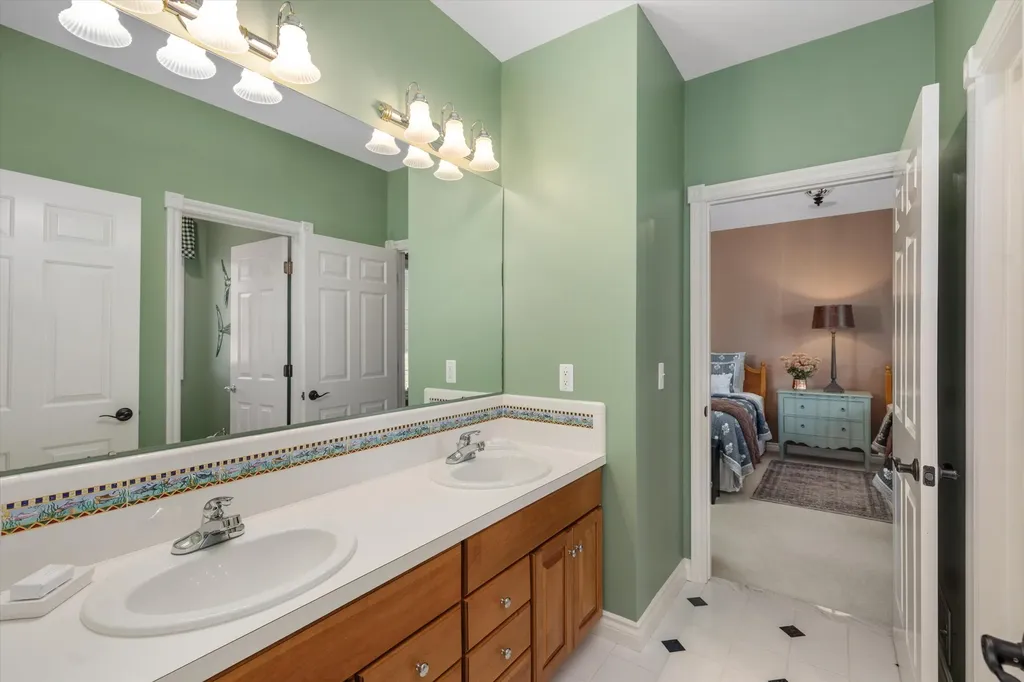 2896 Long Winter Lane Oakland Charter Township MI 48363