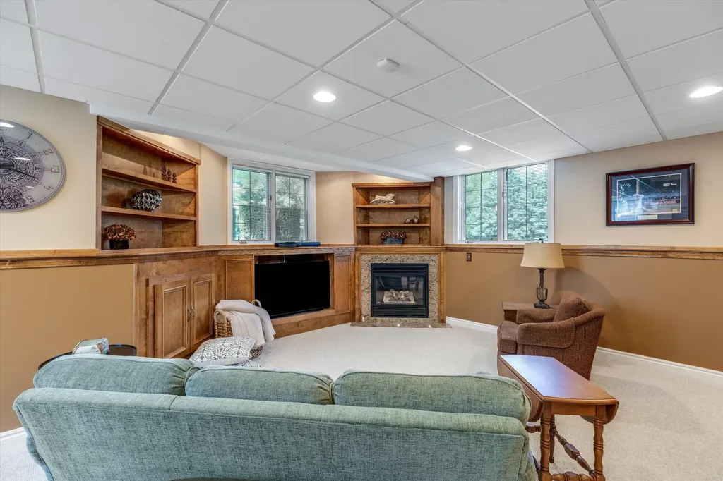 2896 Long Winter Lane Oakland Charter Township MI 48363