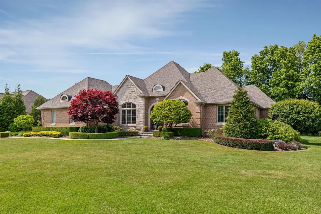 2896 Long Winter Lane Oakland Charter Township MI 48363