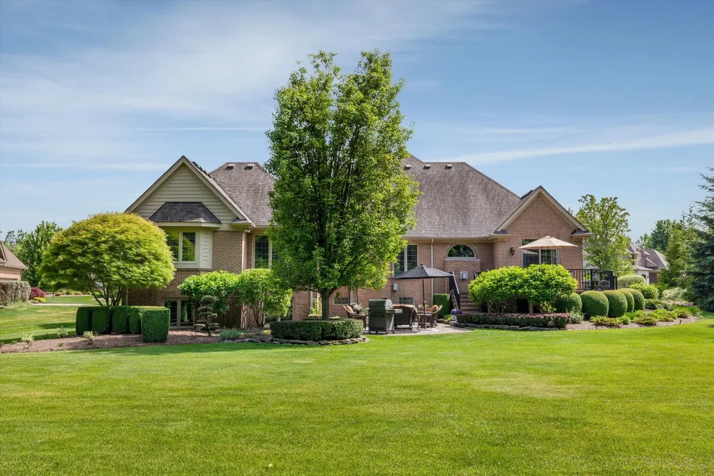 2896 Long Winter Lane Oakland Charter Township MI 48363