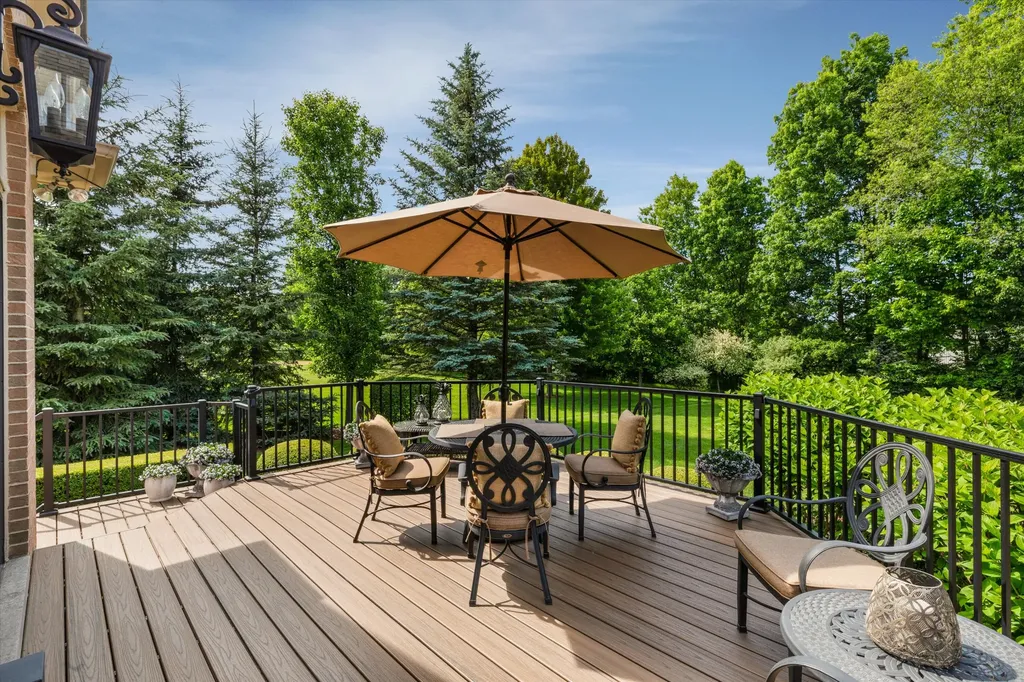 2896 Long Winter Lane Oakland Charter Township MI 48363