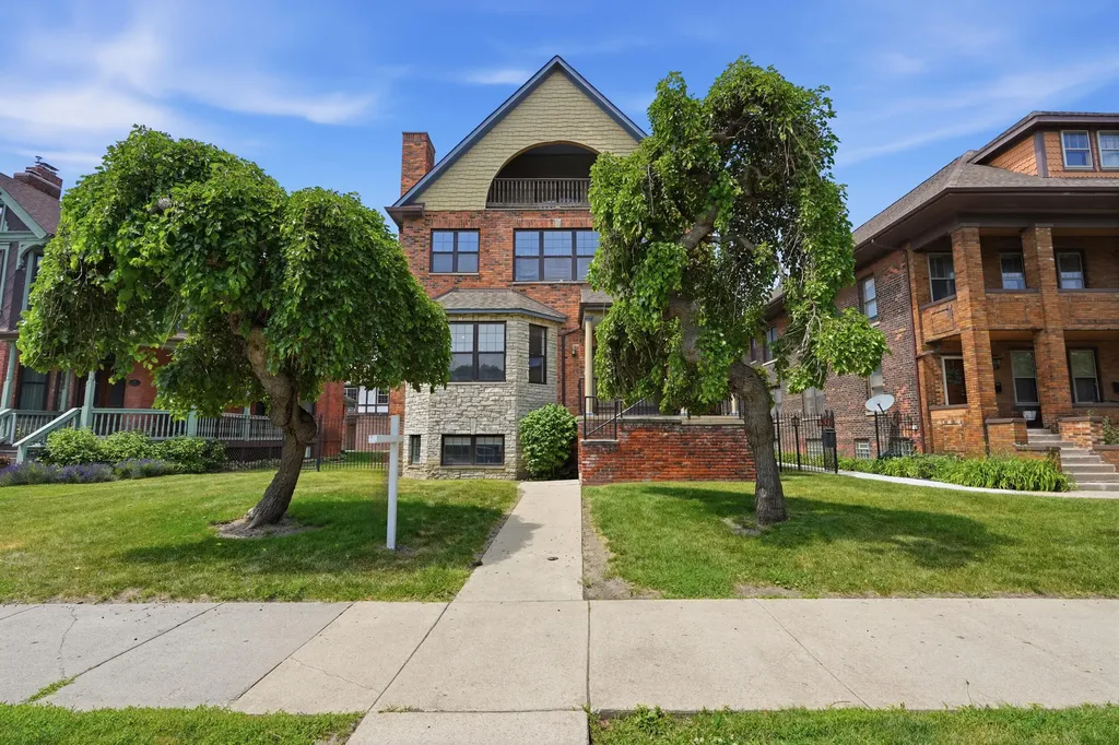 429 E Ferry Street Detroit City MI 48202
