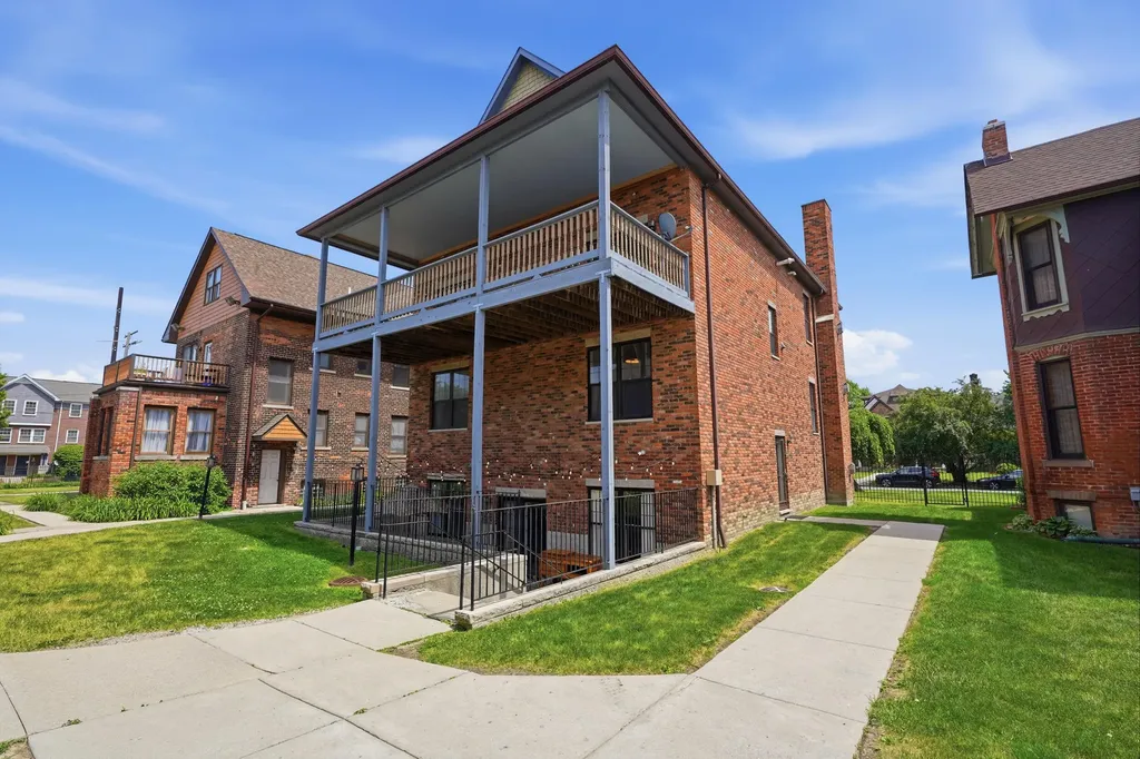 429 E Ferry Street Detroit City MI 48202