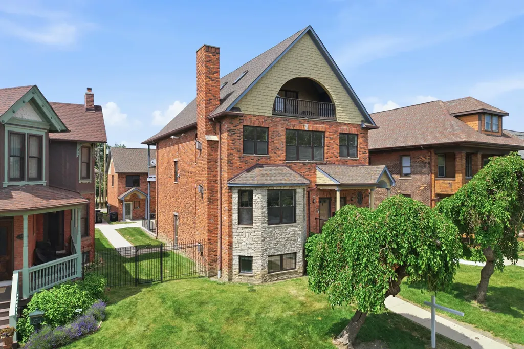 429 E Ferry Street Detroit City MI 48202
