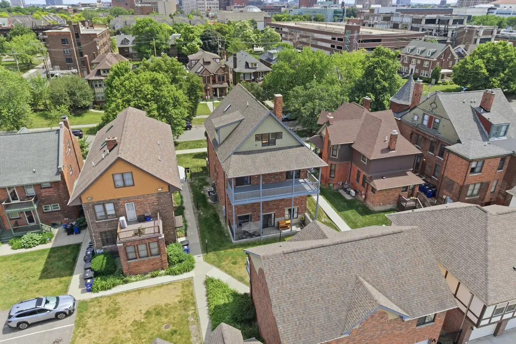 429 E Ferry Street Detroit City MI 48202