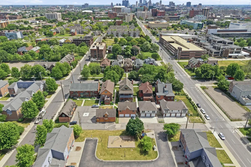 429 E Ferry Street Detroit City MI 48202