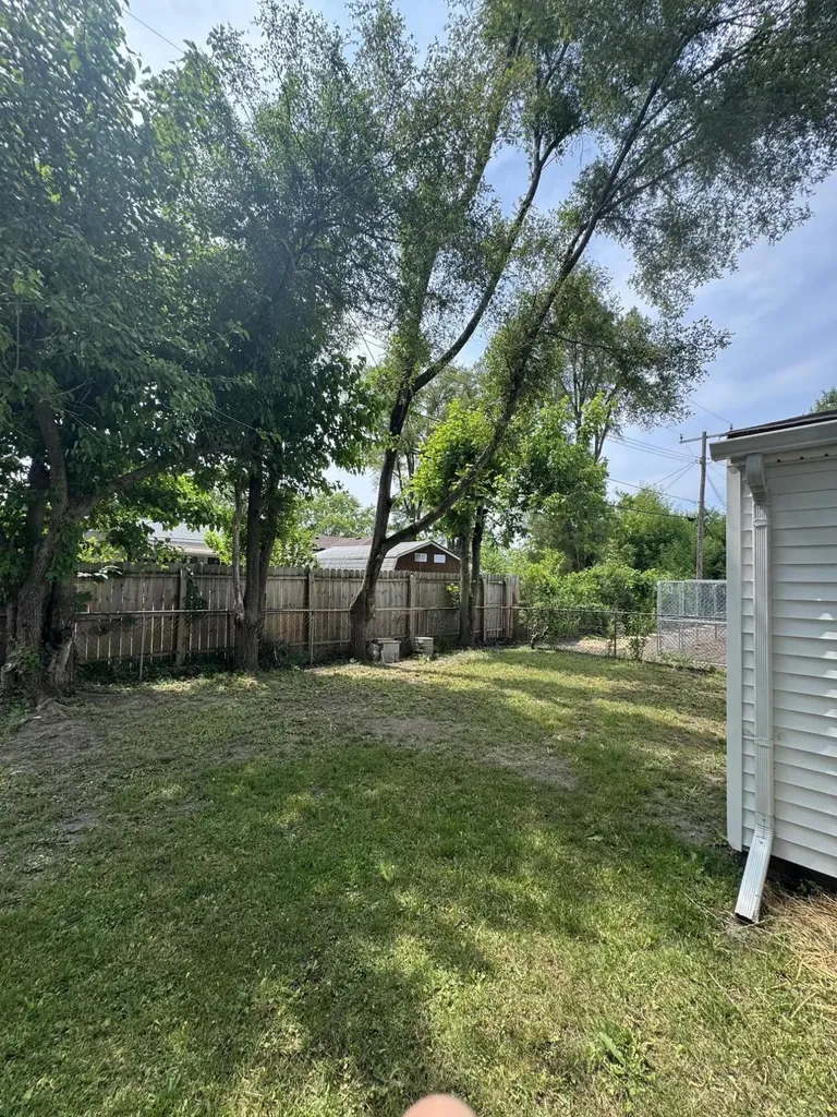 1051 1051 Redleaf Lane Ypsilanti Charter Township MI 48198