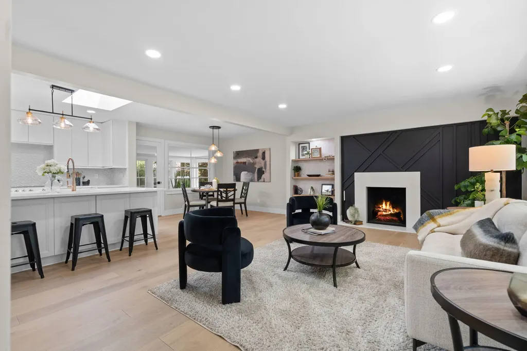18910 Devonshire Street Beverly Hills Village MI 48025