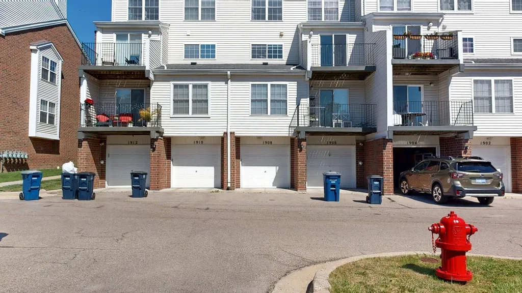 1908 Lindsay Lane Ann Arbor City MI 48104