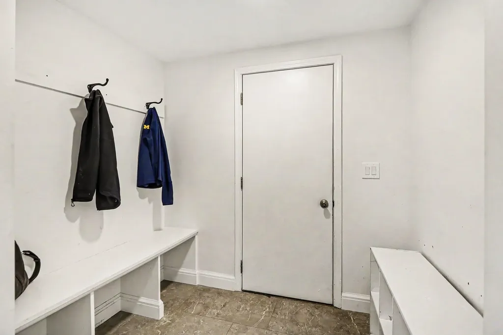 4190 Glen Eagles Court Webster Township MI 48103