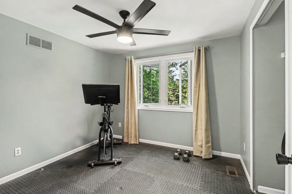 4190 Glen Eagles Court Webster Township MI 48103