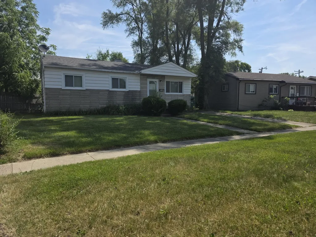 1060 Commonwealth Avenue Ypsilanti Charter Township MI 48198
