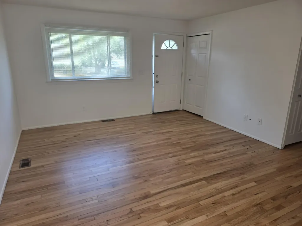 1060 Commonwealth Avenue Ypsilanti Charter Township MI 48198