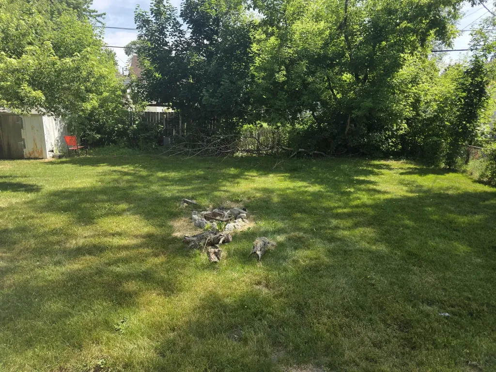 1060 Commonwealth Avenue Ypsilanti Charter Township MI 48198
