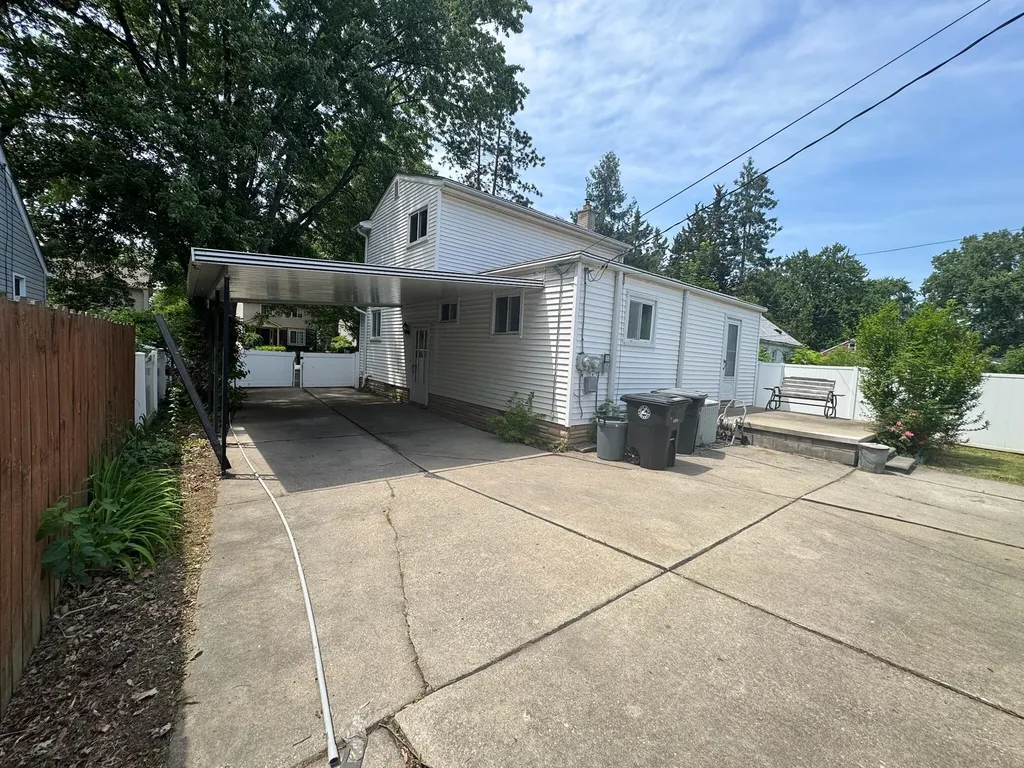 11920 Cavell Street Livonia City MI 48150