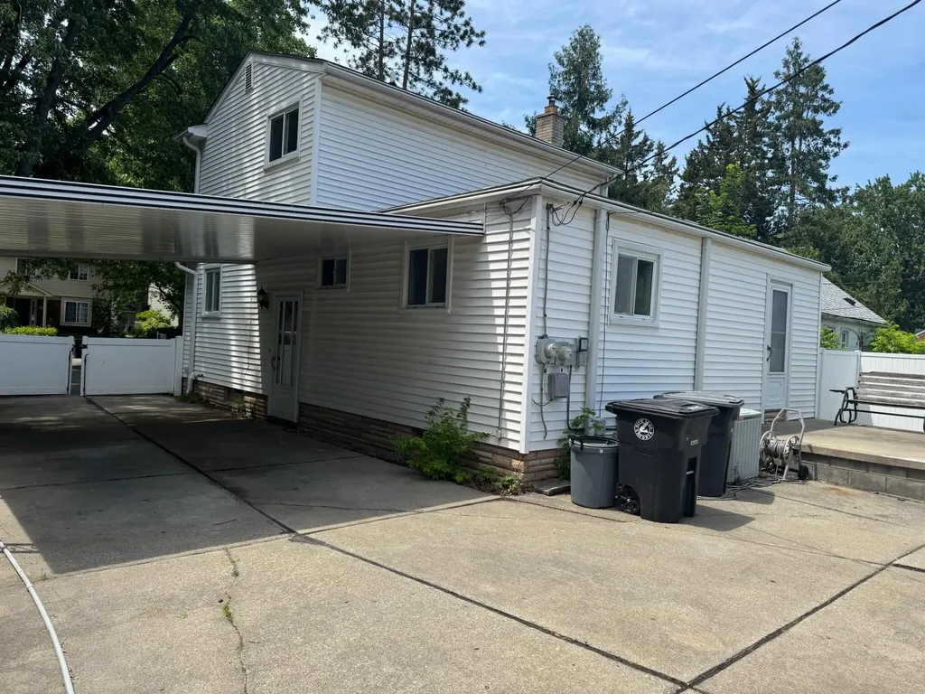 11920 Cavell Street Livonia City MI 48150