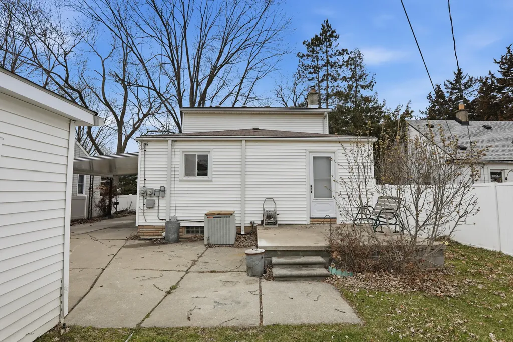 11920 Cavell Street Livonia City MI 48150
