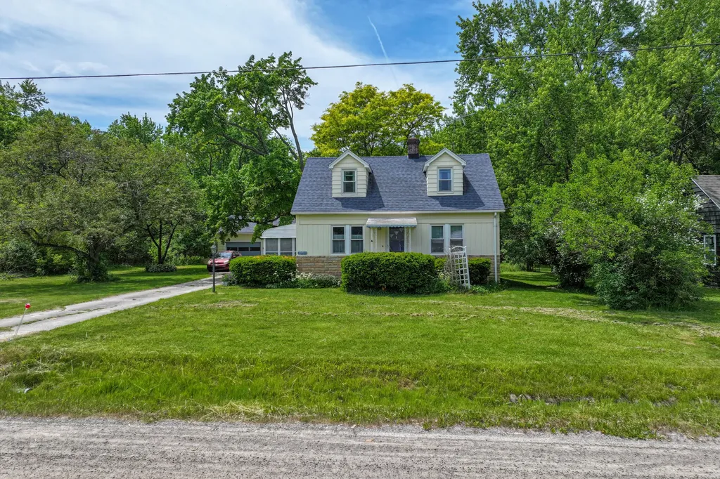 1446 Mintola Avenue Flint Charter Township MI 48532