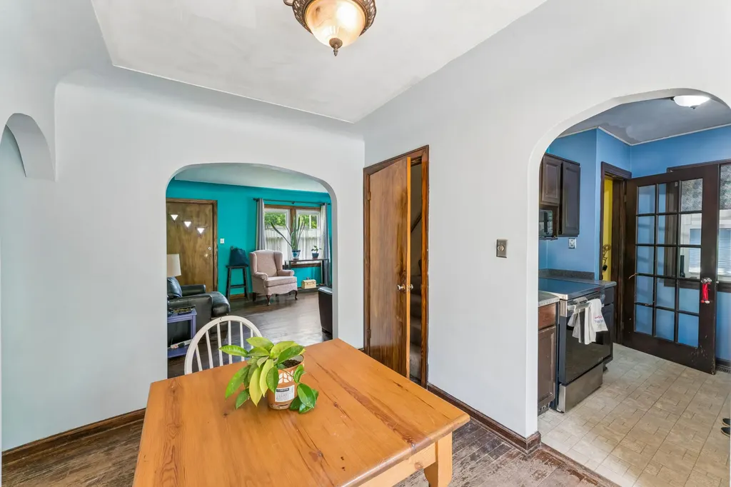 1446 Mintola Avenue Flint Charter Township MI 48532