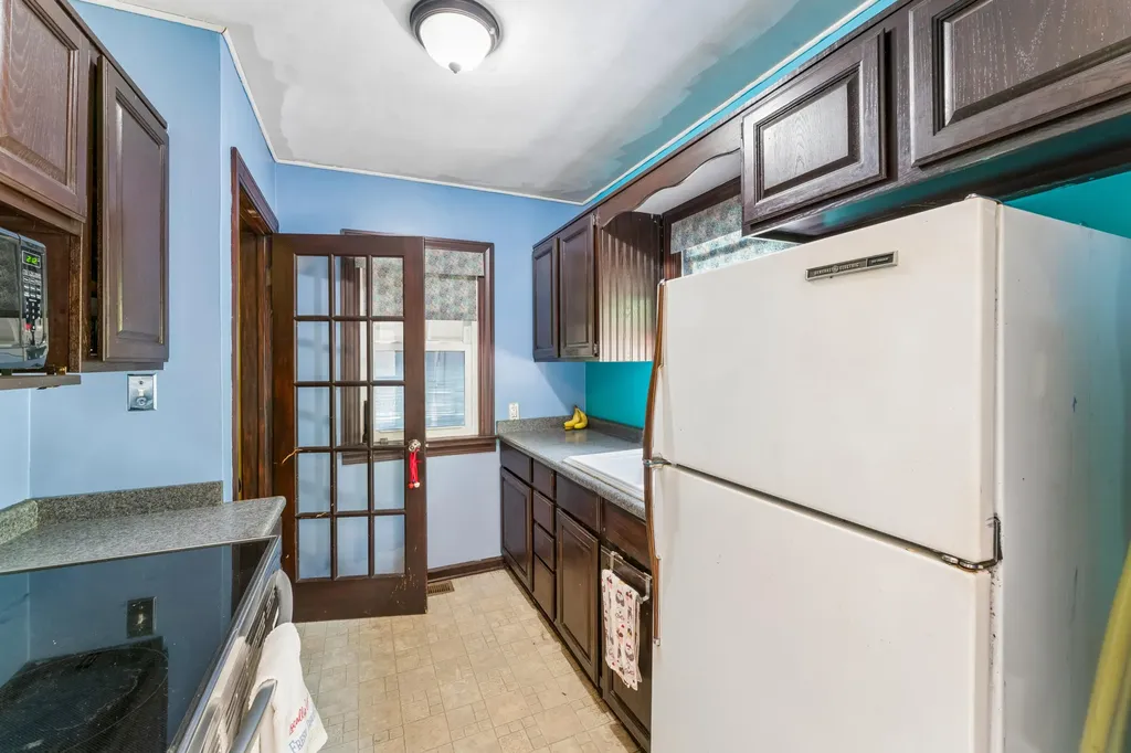 1446 Mintola Avenue Flint Charter Township MI 48532