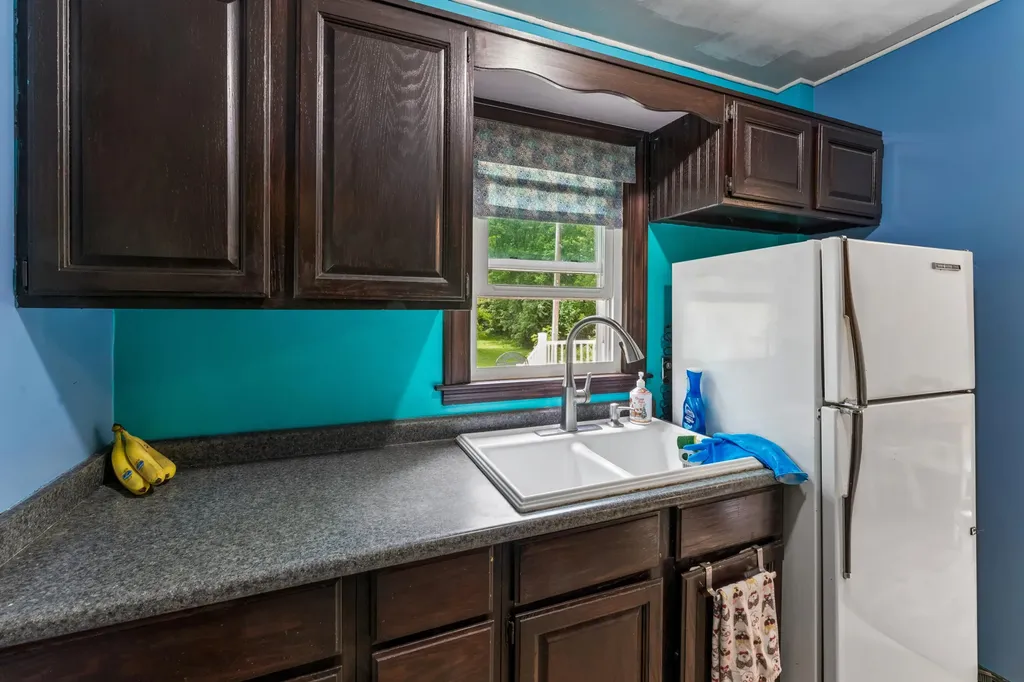 1446 Mintola Avenue Flint Charter Township MI 48532