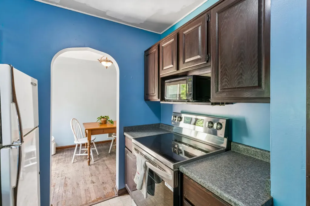 1446 Mintola Avenue Flint Charter Township MI 48532