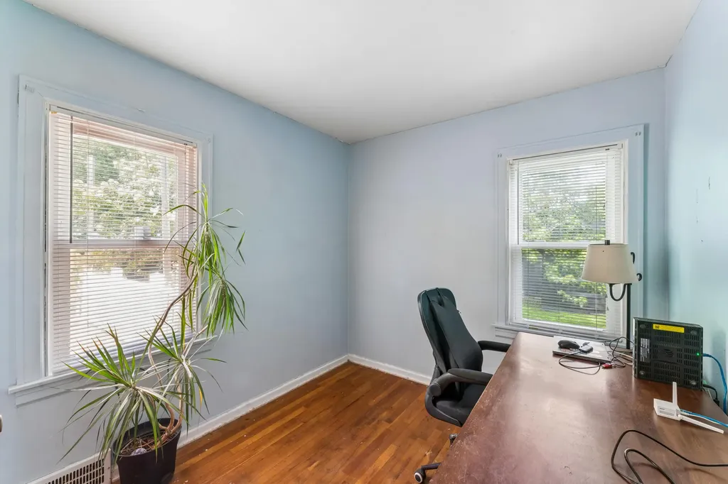 1446 Mintola Avenue Flint Charter Township MI 48532