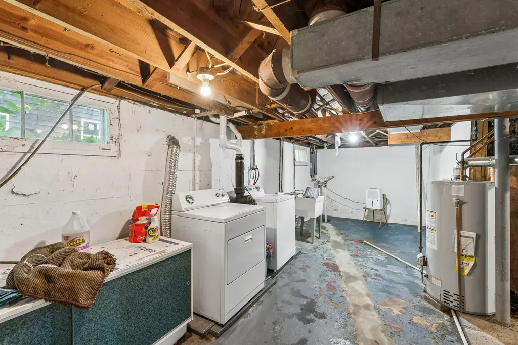1446 Mintola Avenue Flint Charter Township MI 48532