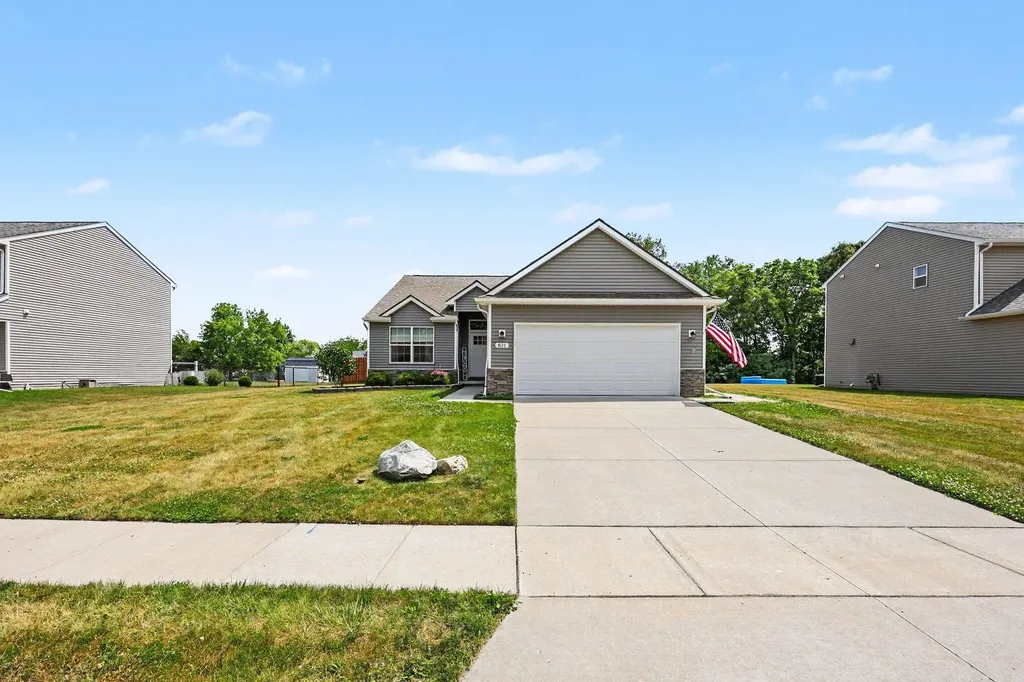 831 Sarah Lane Milan City MI 48160