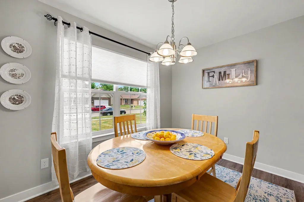 831 Sarah Lane Milan City MI 48160